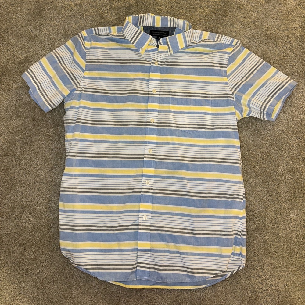 Banana Republic Stretch Soft Wash Short Sleeve Button Down Shirt Size Medium